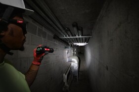 Milwaukee - USB-Akku-Taschenlampe 2.000 Lumen (L4 FL2000) (4933479637)