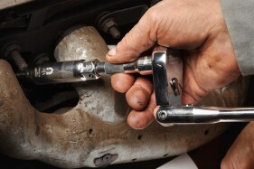 Milwaukee - Steckschlüsseleinssätze für Zündkerzen