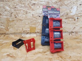 StealthMounts - Akkuhalter für Milwaukee M18 Akkus Rot (6er Set) (BM-MW18-RED-6)