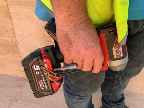 StealthMounts - Bithalter für Milwaukee M18 Geräte  Rot (2er Set) (BH-MW18-RED-2)