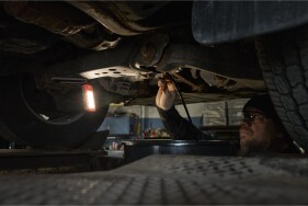 Milwaukee - Arbeitsplatzleuchte und Handleuchte (L4 IRFFL) (4933493528)