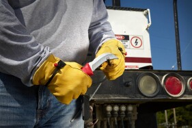 Milwaukee - Messer mit Hawkbill-Klinge (4932464829)